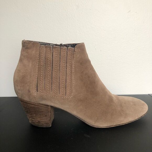 Aquatalia brown suede ankle boots - Picture 6 of 14